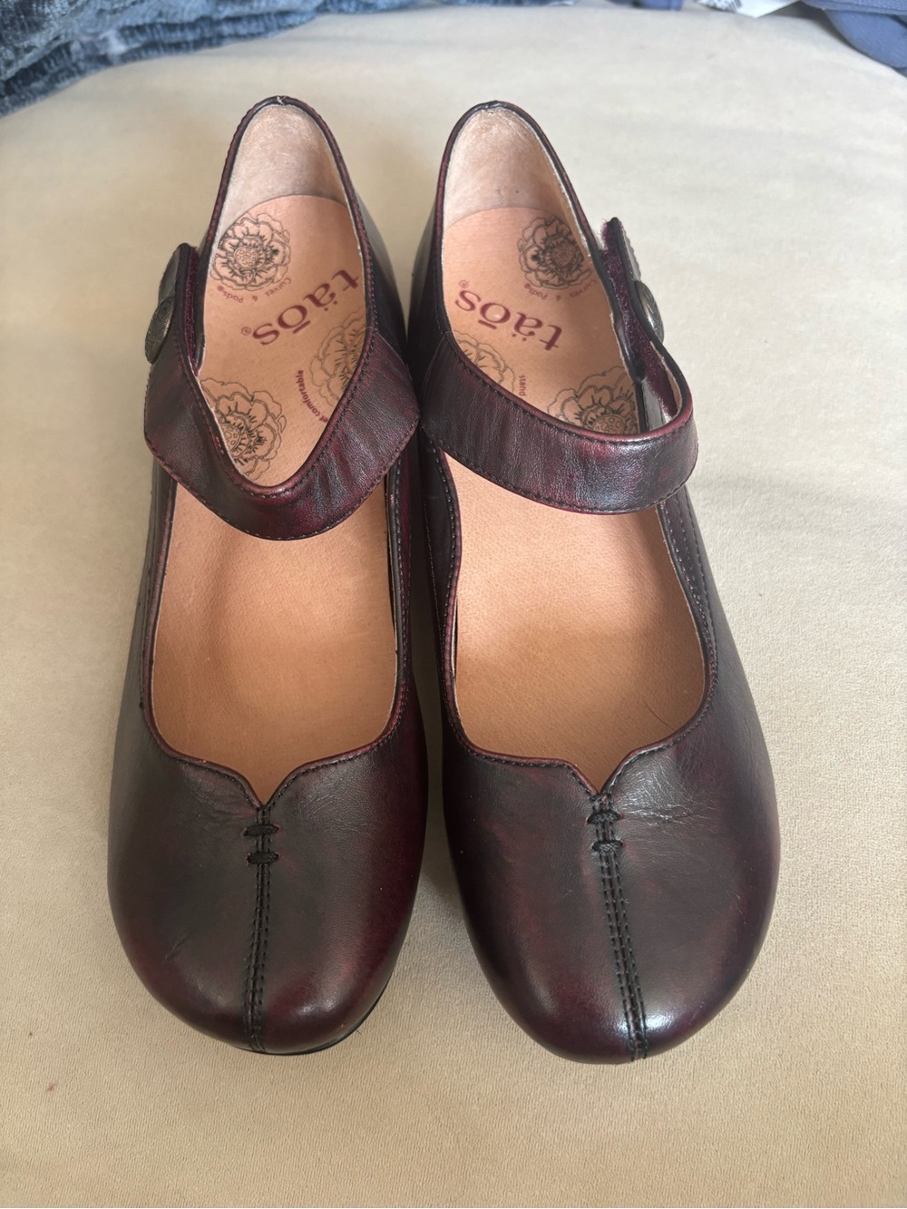 Taos Footwear Women's Burgundy Leather Mary Jane Clogs Shoes Adjustable Strap 8